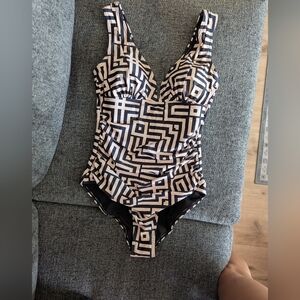 Beautiful EoMenie Black And Tan Swimsuit Size Medium Women's